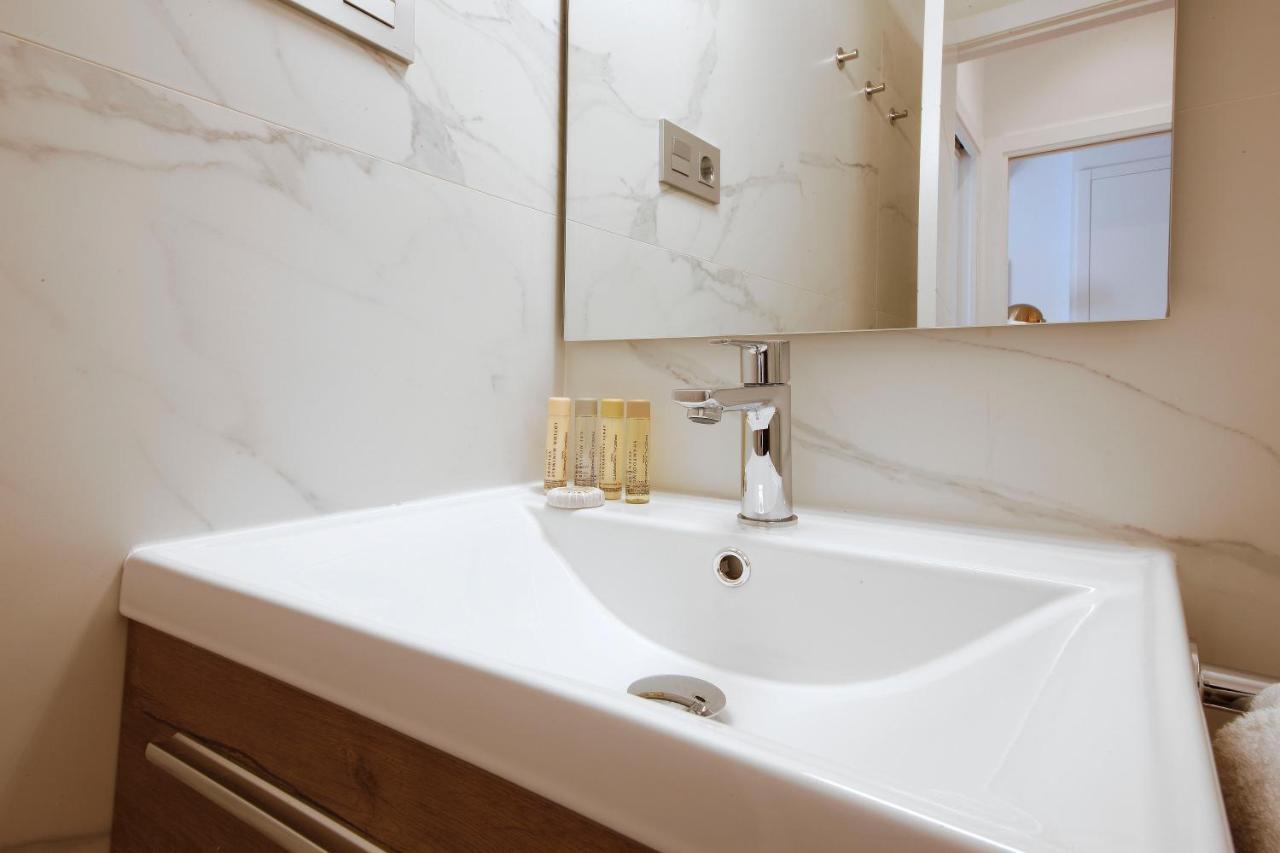Tirso Suite Madrid Dış mekan fotoğraf